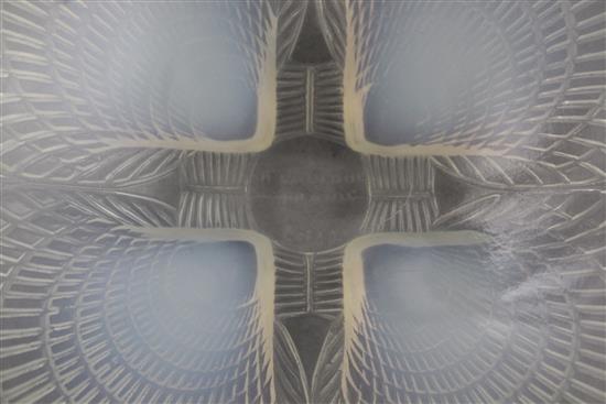 A René Lalique coquilles opalescent glass bowl, 16cm